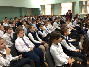 Более 10 тысяч сочинских школьников приняли участие в информационной акции, посвященной 25-летию Конституции Российской Федерации