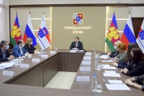 Лидеры школьных и молодежных советов представили главе города Алексею Сергеевичу Копайгородскому проекты, которые планируется реализовать в 2022 году