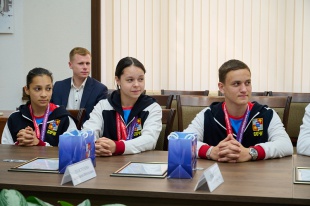 Глава Сочи Алексей Копайгородский поздравил победителей всероссийского турнира Школьной Лиги Самбо﻿ 